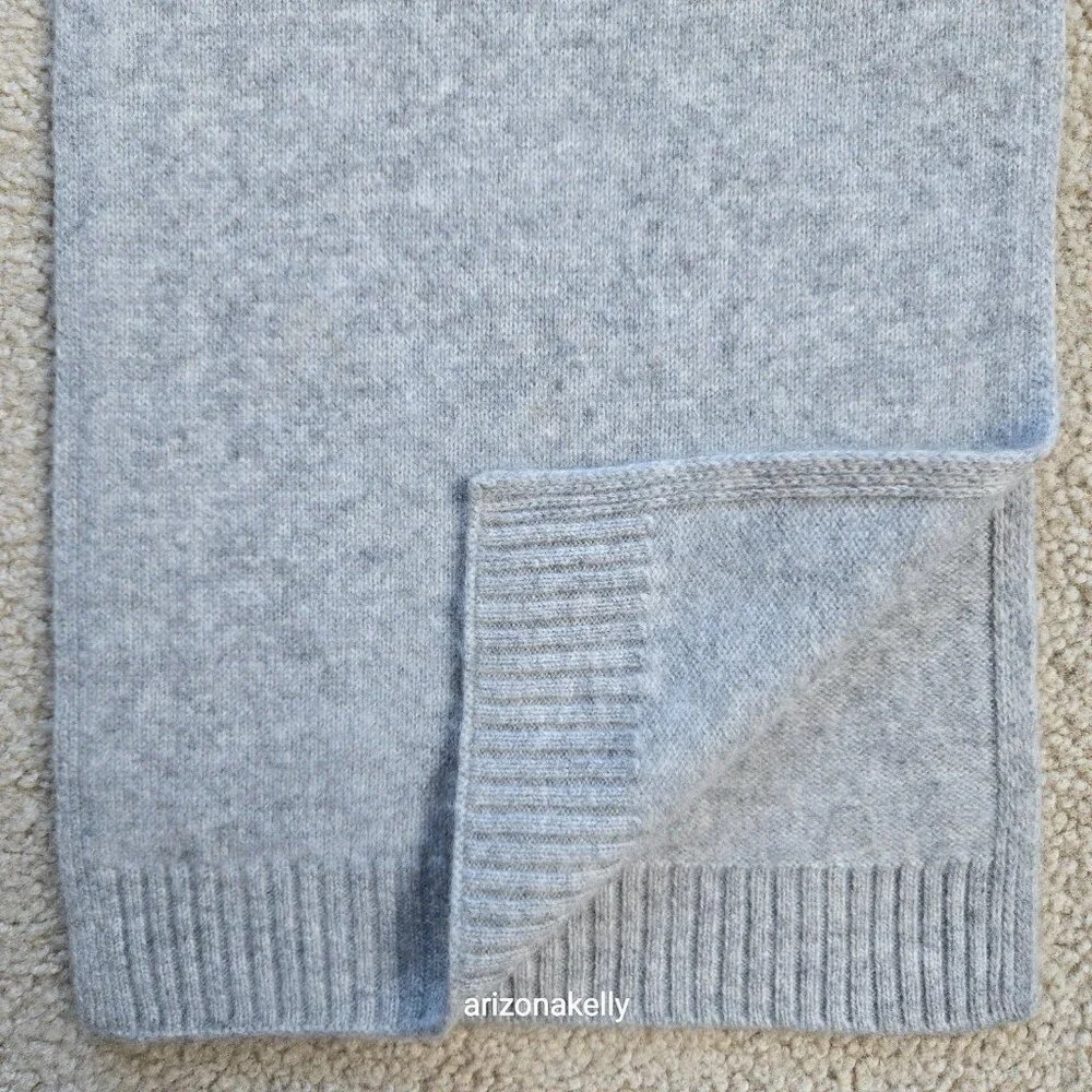 NWOT Cashmere Knit Light Grey Classic Scarf With Ribbed Ends